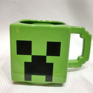 Huge 4.5" Minecraft Creeper Face Mug Good Condition 2 tiny chips pictured, on ri
